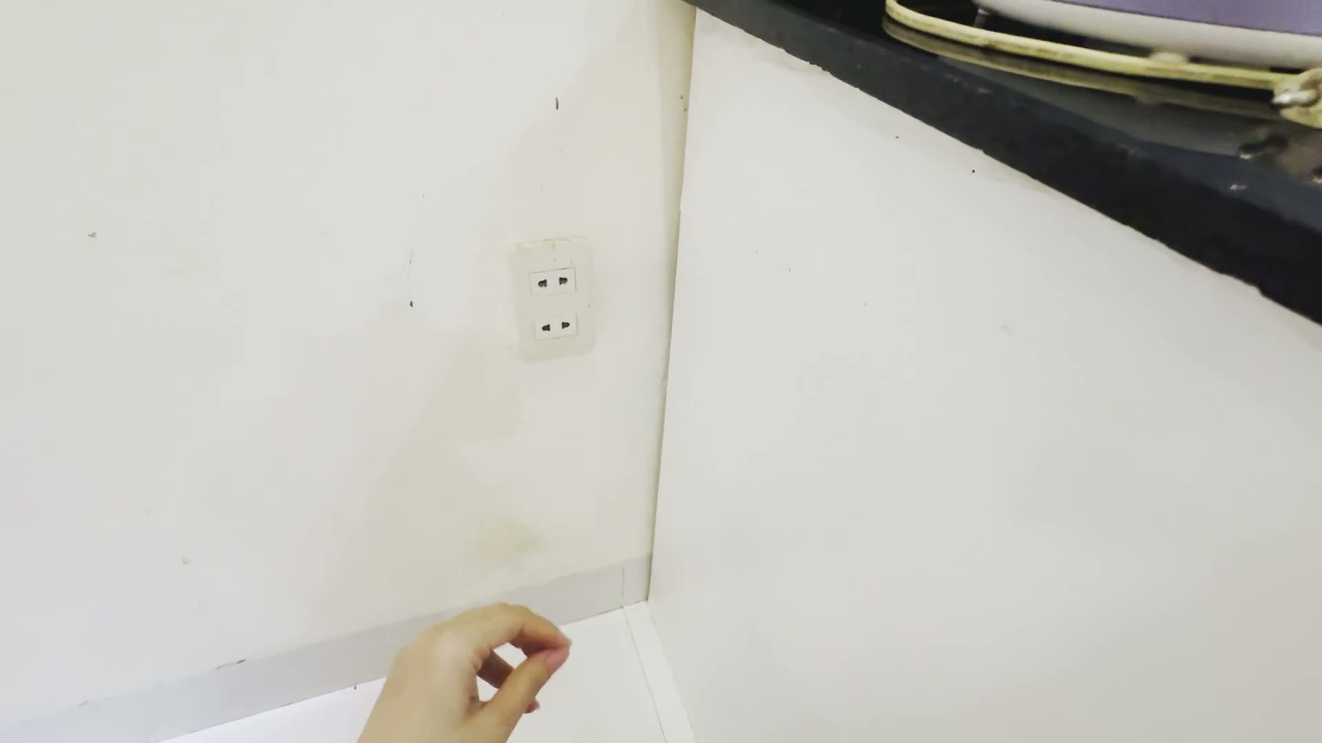 Still from a Kitchen recording — Clean the inside of the microwave